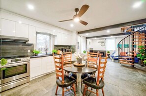 Interior - Luxury Riverfront Home, Moon River Retreat with Hot tub in Campbellford (Campbellford)