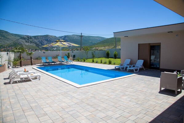 Utomhuspool