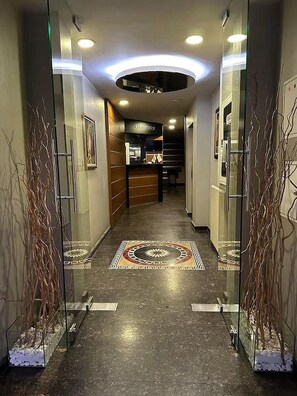 Comfort-Doppel- oder -Zweibettzimmer, Stadtblick | Lobby