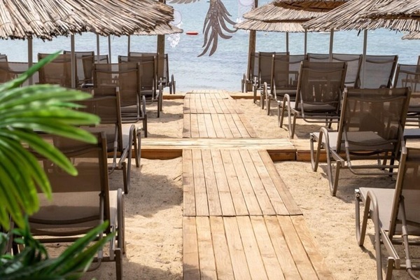 Playa privada, bar en la playa