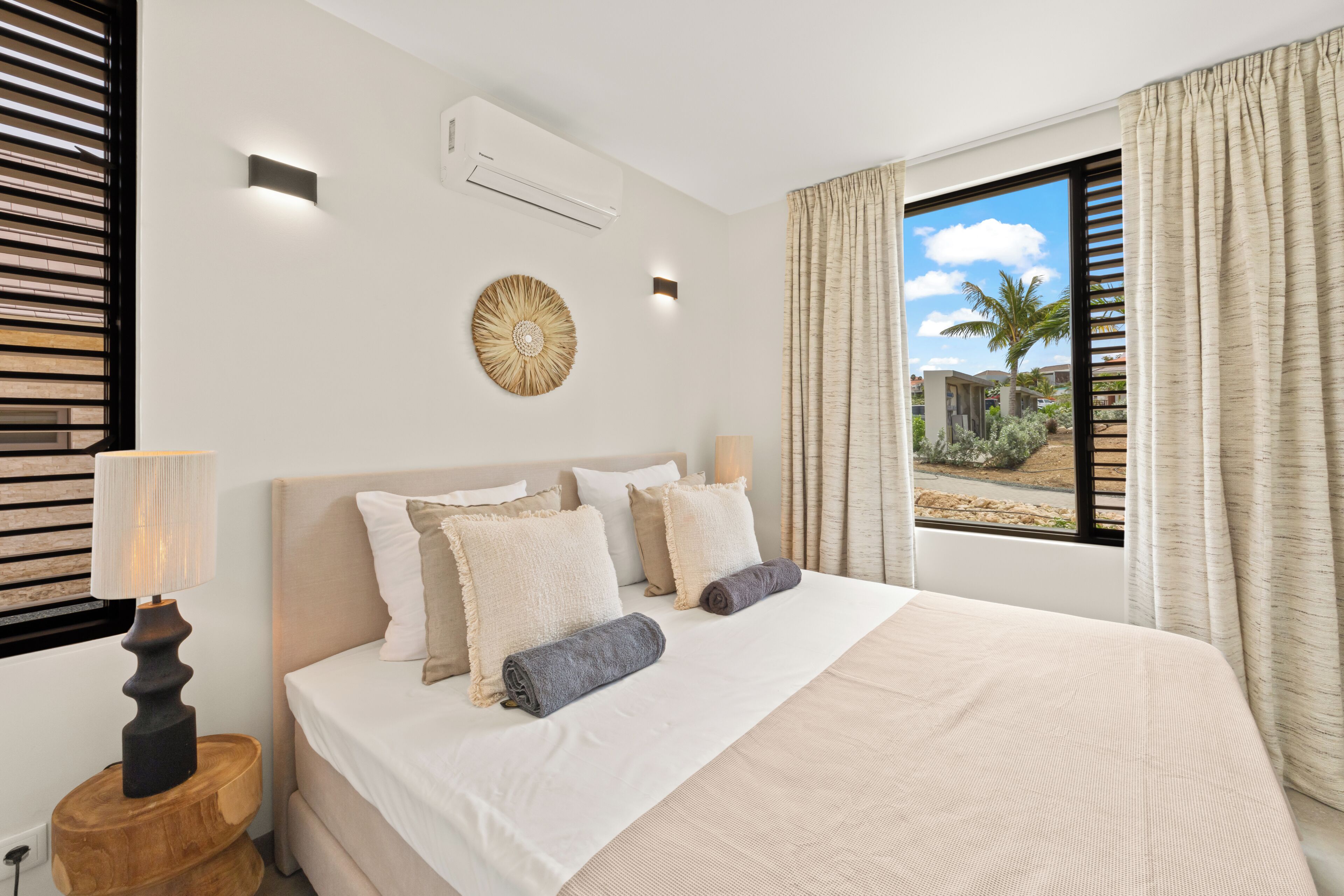 Vila superior, piscina particular | Escrivaninha, espaço de trabalho para notebook, Wi-Fi de cortesia