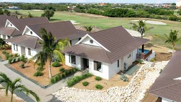 Villa superior, piscina privada | Exterior