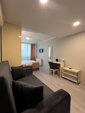 Desk, free WiFi - BUYAR OTEL  (Samsun)