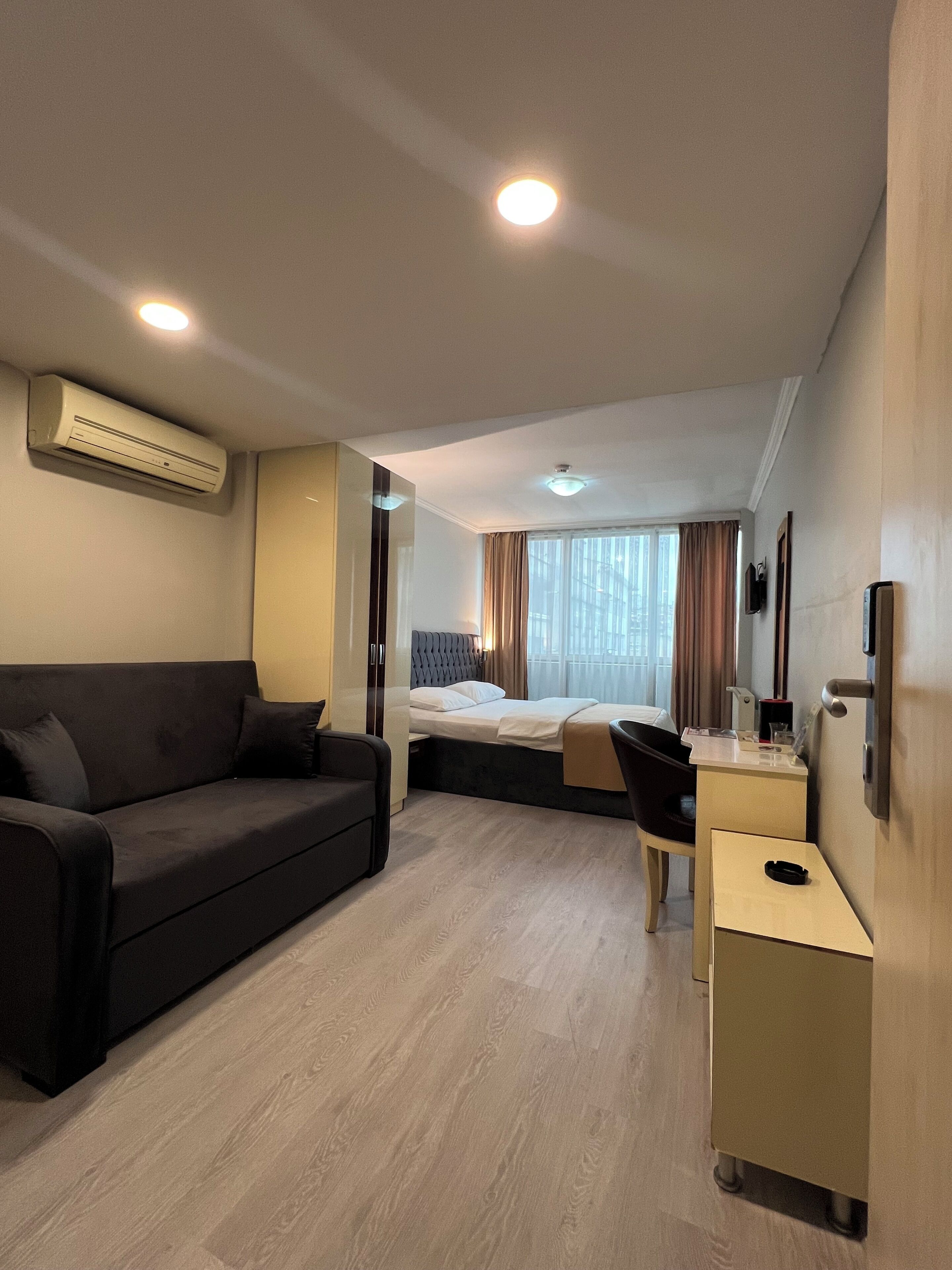 Family Room | Meja, Wi-fi percuma 