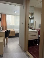 Habitación estándar | Escritorio, wifi gratis, ropa de cama