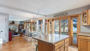 Classic Cabin, 3 Bedrooms, Lake View | Interior