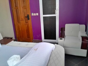 Deluxe Double Room | Desk, laptop workspace, free WiFi - SANAAN HOTEL DODOMA (Mahenge)
