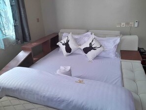 Deluxe Double Room | Desk, laptop workspace, free WiFi - SANAAN HOTEL DODOMA (Mahenge)