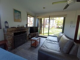 Apartment, Patio, Garden View | Living area