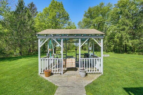 Trailside Base W/ Gazebo & Kayaks - Brewster, NY
