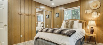 Overlooking Lake Gregory! Crestline Family Cabin
