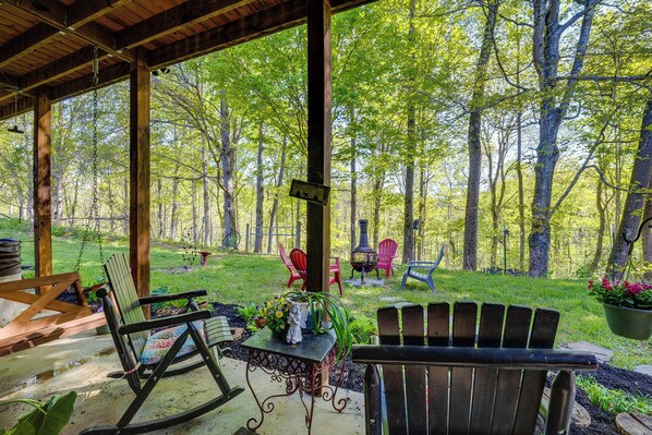 Interior - Cabin Rental Near South Holston Lake w/ Hot Tub (Bristol)