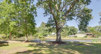 Soundfront Serenity! Cozy Hertford Home w/ Views