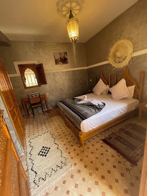 Twin Room | Free WiFi