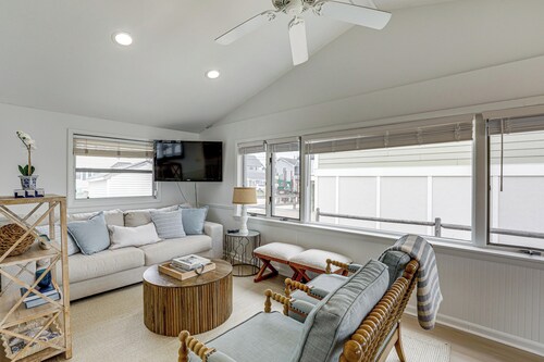 Walk to Beach! Pet-friendly Getaway in Lavallette