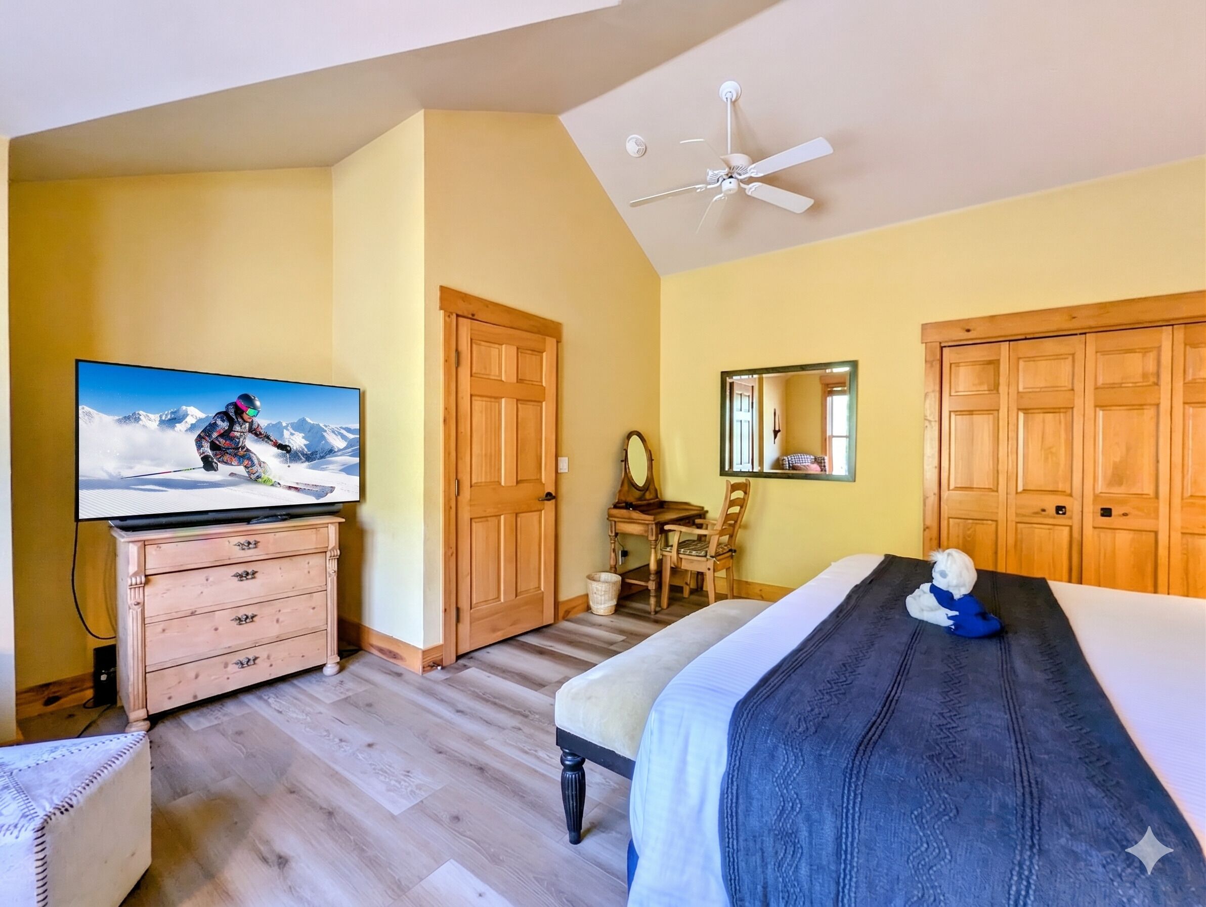 Iron/ironing board, WiFi, bed sheets