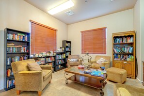 Interior - 2 Resort-style Pools! Condo Near Mesa Market Place (Mesa)