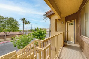 Interior - 2 Resort-style Pools! Condo Near Mesa Market Place (Mesa)