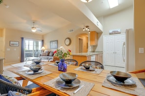 Interior - 2 Resort-style Pools! Condo Near Mesa Market Place (Mesa)