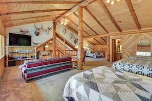 Interior - Fire Pit: 20-acre Creekfront Retreat in Gunnison! (Gunnison)