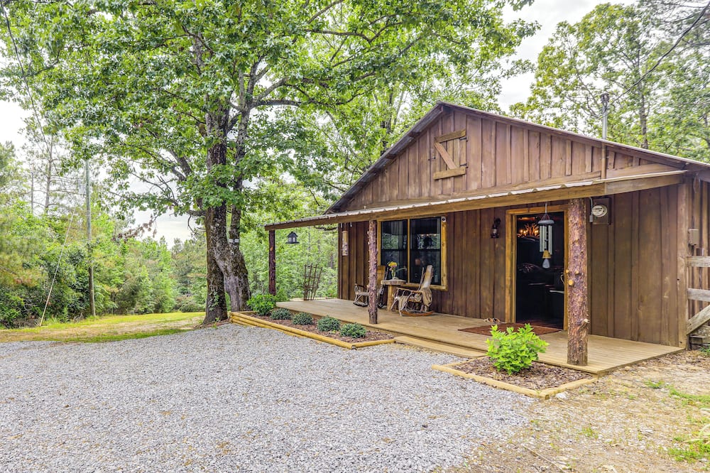 Renovated Cabin on 15 Forested Acres in Tillatoba! - Charleston, MS
