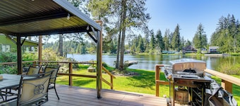 Private Dock & Furnished Deck! Cozy Belfair Escape