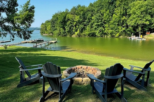 Douglas Lake Gem on Private Cove w/ Amazing Views!