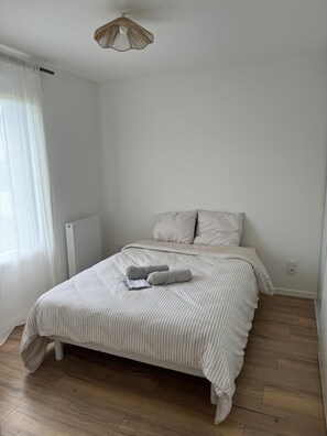WiFi, bed sheets