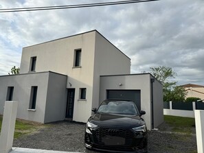 Exterior - Vrbo Property (La Chapelle-Heulin)