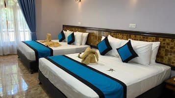Deluxe Double Room, Garden View | Laptop workspace, free WiFi