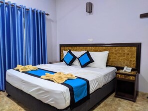 Phòng đôi Deluxe, quang cảnh vườn | Khu vực làm việc phù hợp cho laptop 