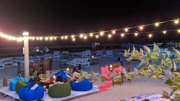 Deluxe Double Room, Garden View | Outdoor dining