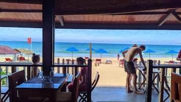 Deluxe Double Room, Garden View | Outdoor dining