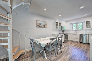 Private kitchen - Sea Colony Coastal Escape: Steps from Trolley stop, pools, tennis, fitness center and more! Private Beach! (Bethany Beach)