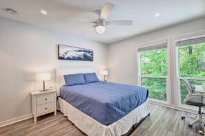 Room - Sea Colony Coastal Escape: Steps from Trolley stop, pools, tennis, fitness center and more! Private Beach! (Bethany Beach)
