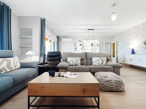 Living area - Villa with pool & BBQ in La Manga (Cartagena)