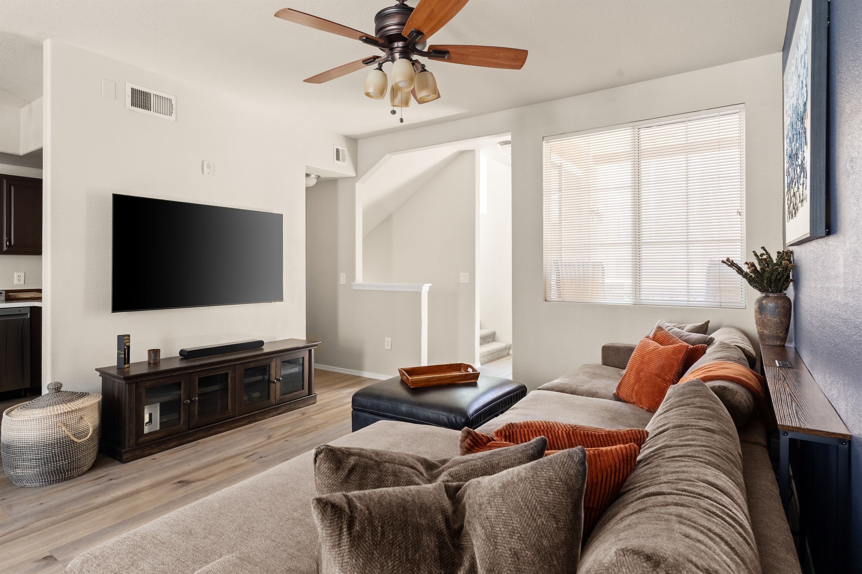 Smart TV, offices