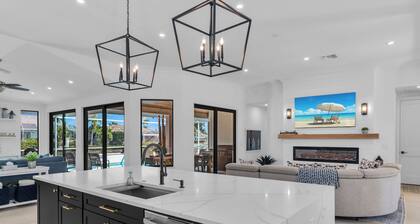 Island Time on Ivory I 4 Bed Waterfront Home
