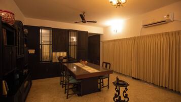 Executive-lounge