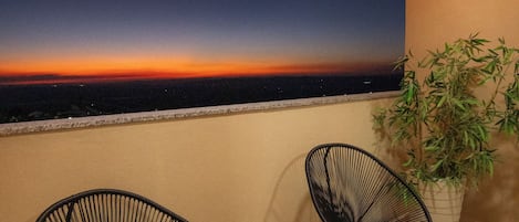 Departamento Confort, lanai, vista a la montaña | Lanai