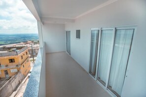 Appartement, lanai, vue sur la montagne | Terrain de l’hébergement 