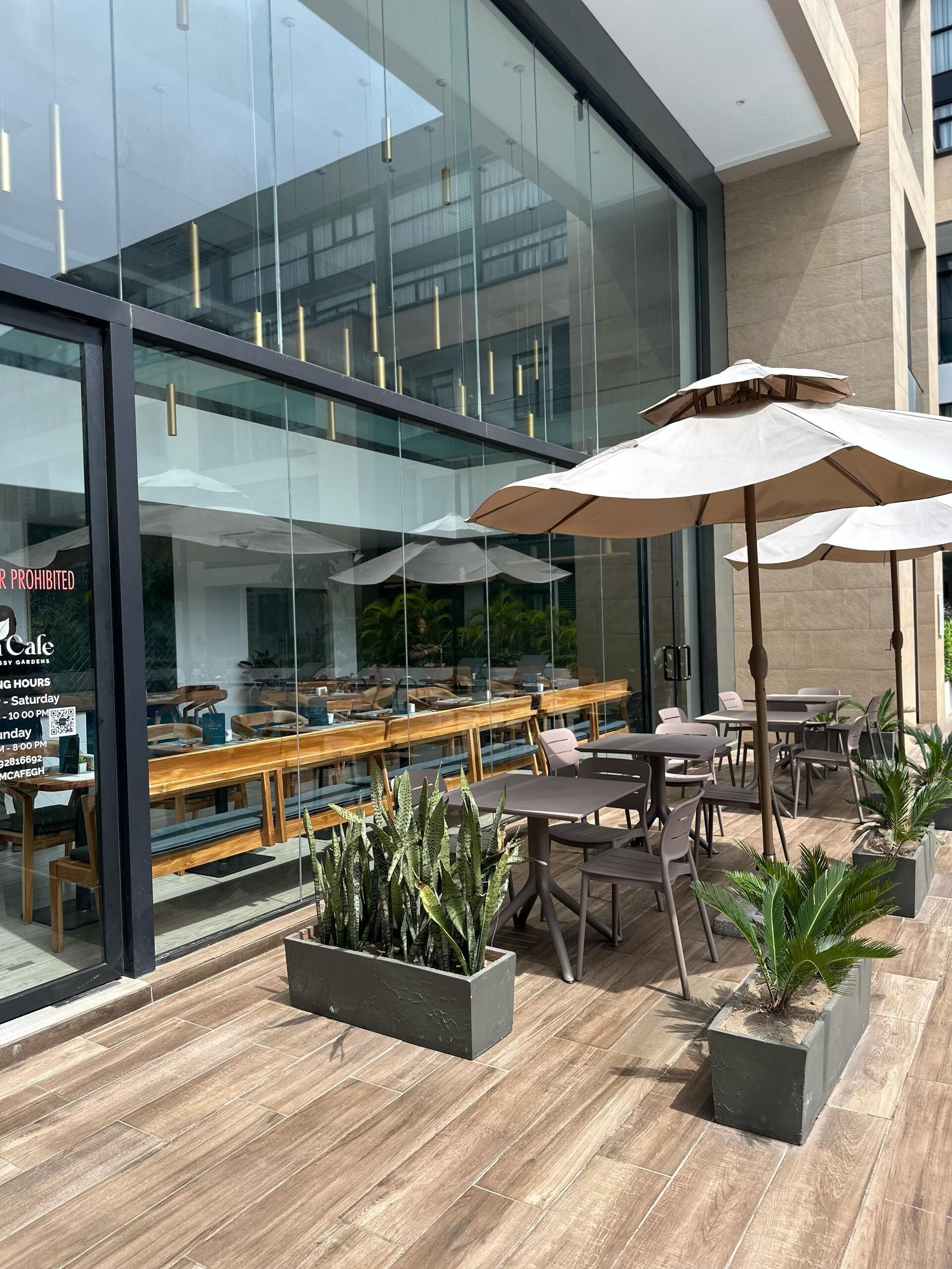 Outdoor dining