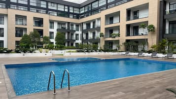 3 outdoor pools