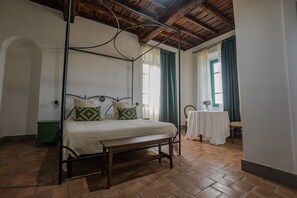 1 bedroom, Internet - Historic farmhouse nestled in the Castelli Romani countryside (Lazio)