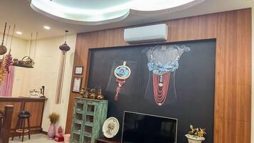 40-inch flat-screen TV with cable channels