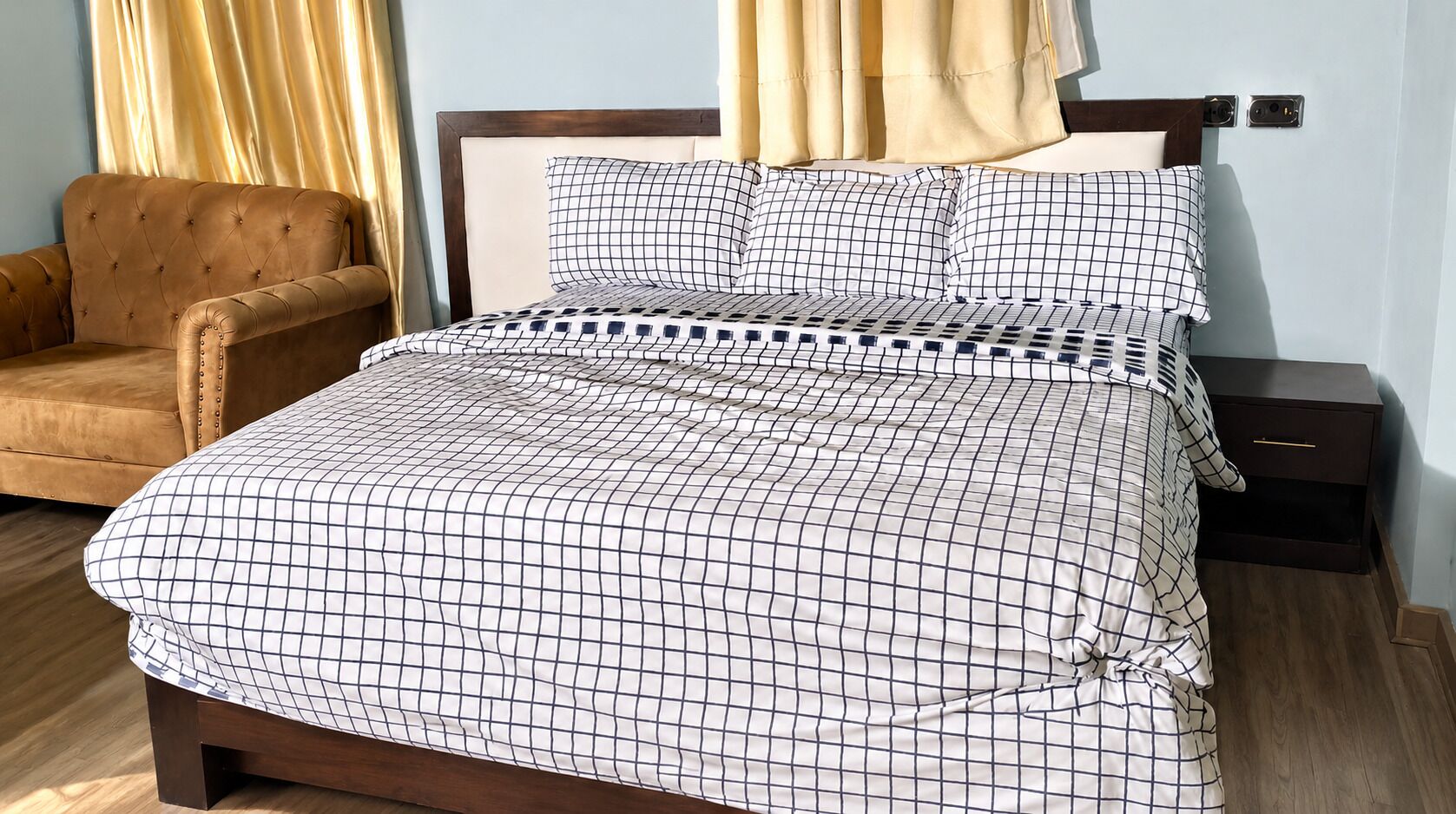 Suite Comfort | Meja kerja, ruang kerja ramah laptop, dan Wi-Fi gratis