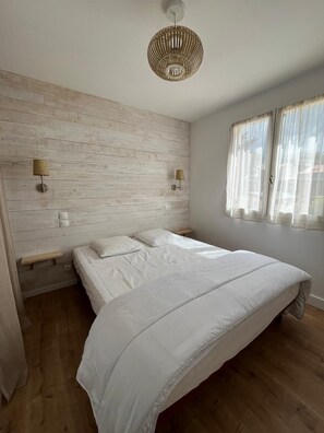 Room - Vrbo Property (Bretignolles-sur-Mer)