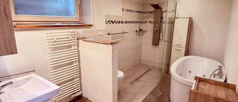 Shower, towels