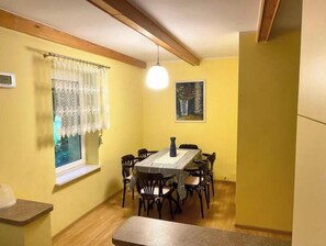 Dining - Nice 3-bedroom Lake house in Ińsko perfect for relaxing getaways (Ińsko)