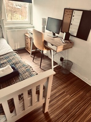 2 bedrooms, WiFi, bed sheets - West End 2BR Free Parking • Near SECC Direct Train (Glasgow)